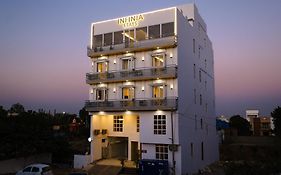 Infinia Stays - A Luxury Boutique Hotel